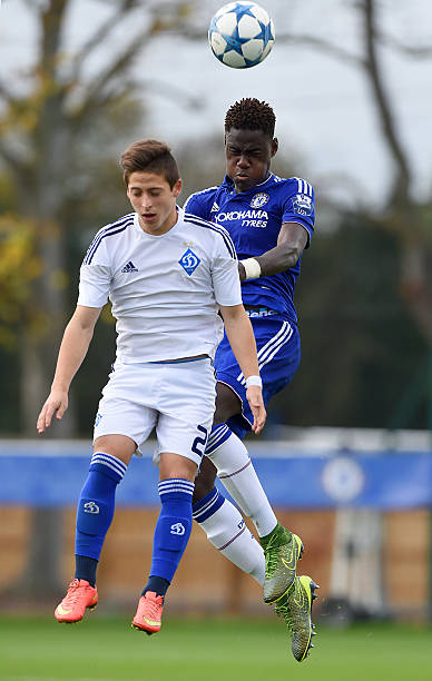 查维则通过 查维则通过